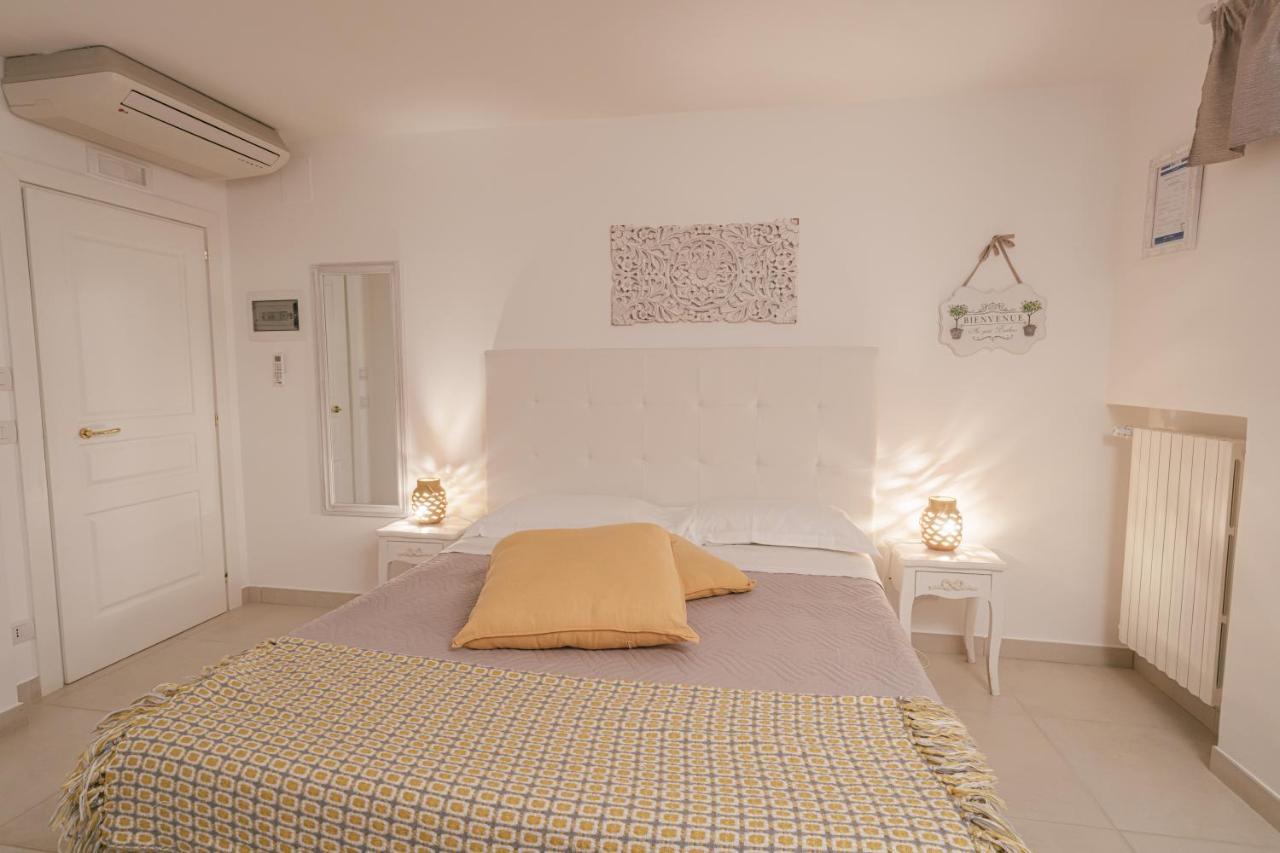 ホテル La Terrazza Sulla Rupe Relais オストゥーニ エクステリア 写真