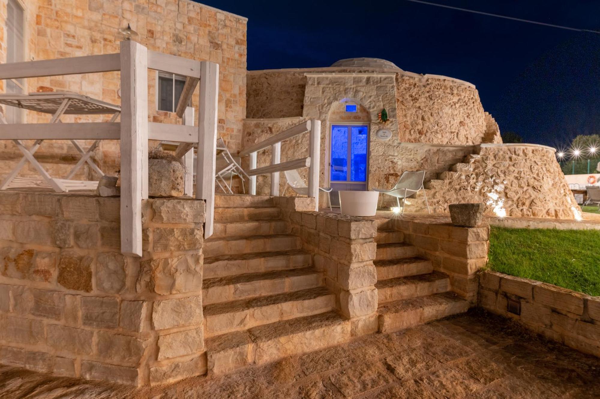 ホテル La Terrazza Sulla Rupe Relais オストゥーニ エクステリア 写真